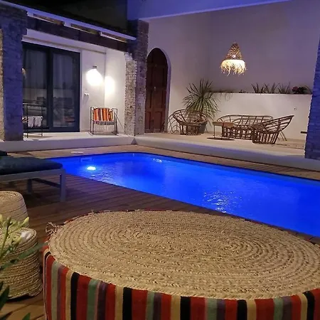 Maison Avec Piscine A Валенсия
