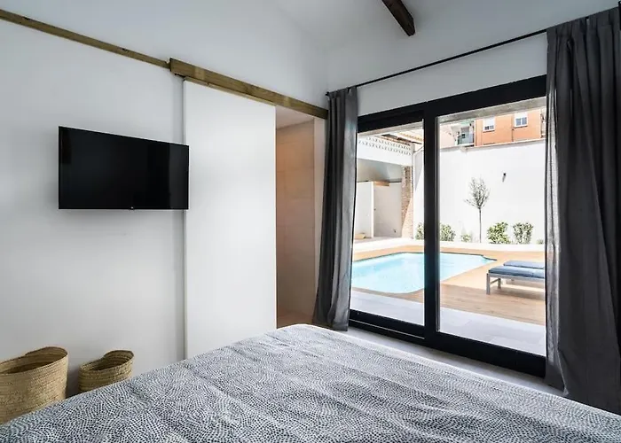 Maison Avec Piscine à *